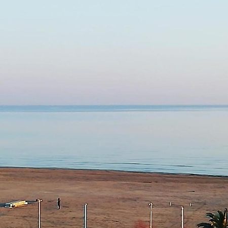 Brezza Da Mare Apartment Rimini Bagian luar foto