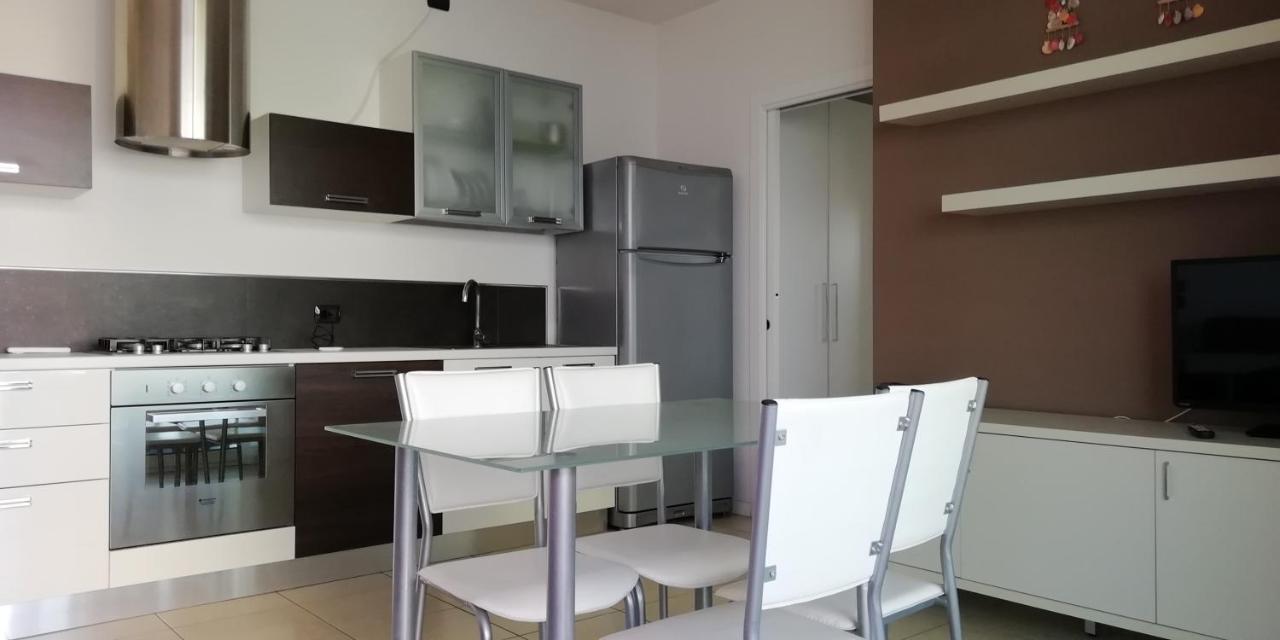 Brezza Da Mare Apartment Rimini Bagian luar foto