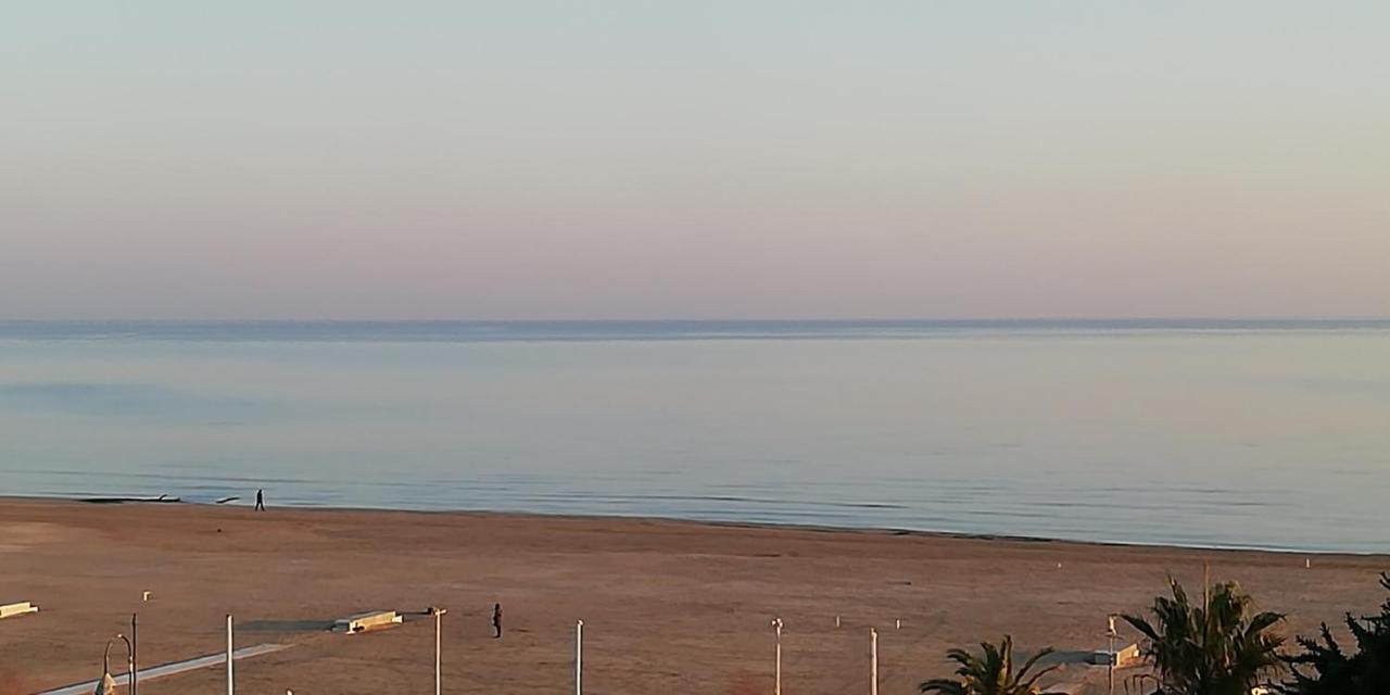Brezza Da Mare Apartment Rimini Bagian luar foto
