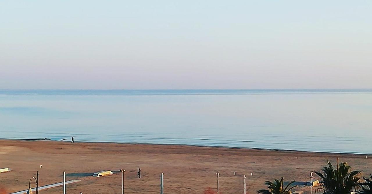 Brezza Da Mare Apartment Rimini Bagian luar foto